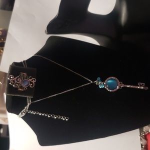 Paparazzi #885 necklace with matching earrings and ring